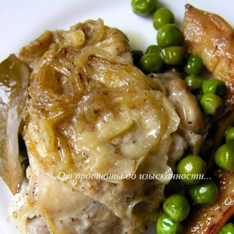 Курица с айвой и зеленым горошком