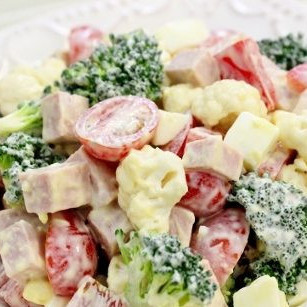 Cалат с брокколи и цветной капустой