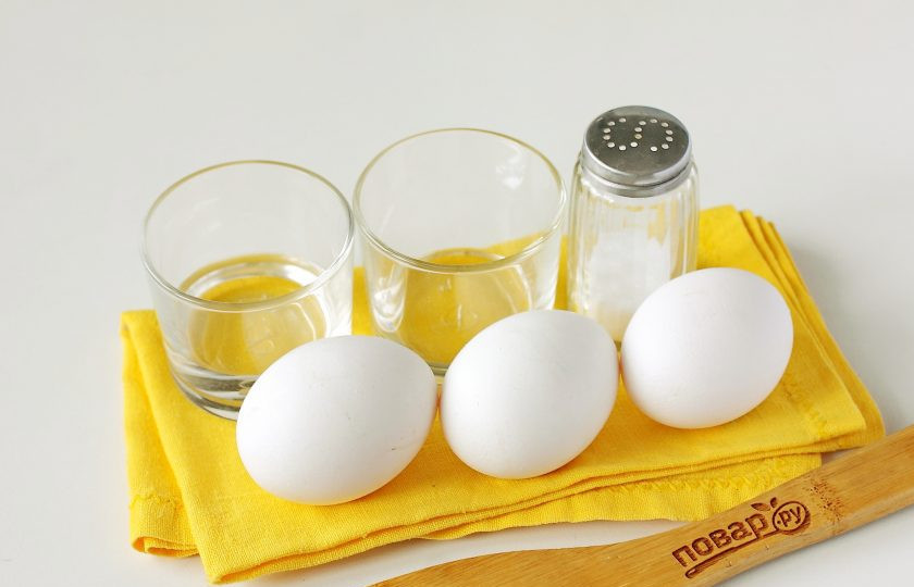 1. Этап. Яичные блинчики без крахмала: Подготовьте все ингредиенты.