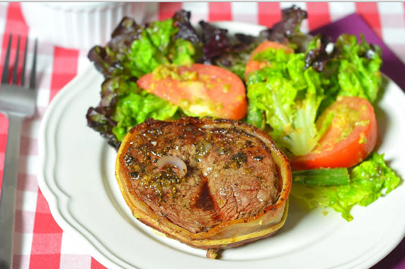 1. Этап. Медальоны из баранины: 4. Рекомендую подавать со свежим салатом. Приятного аппетита!