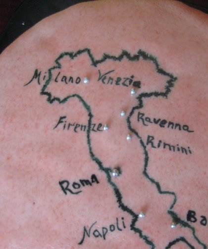 1. Этап. Торт Италия: 12. При желании с помощью пищевого красителя можно нанести основные города или те, в которых побывал обладатель тортика.