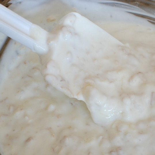 1. Этап. Мюсли по-швейцарски: Тщательно перемешиваем.