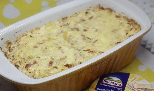 1. Этап. Картофельный гратен с сыром и беконом: Через час снять фольгу, и запекать до зарумянивания верха - у меня еще 40 минут. У меня керамическая форма для запекания - в ней всегда немного дольше. Дать постоять 5 минут и подавать!