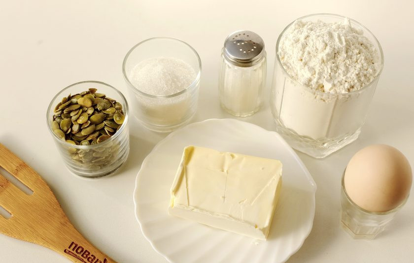 1. Этап. Печенье с тыквенными семечками: Подготовьте все ингредиенты.