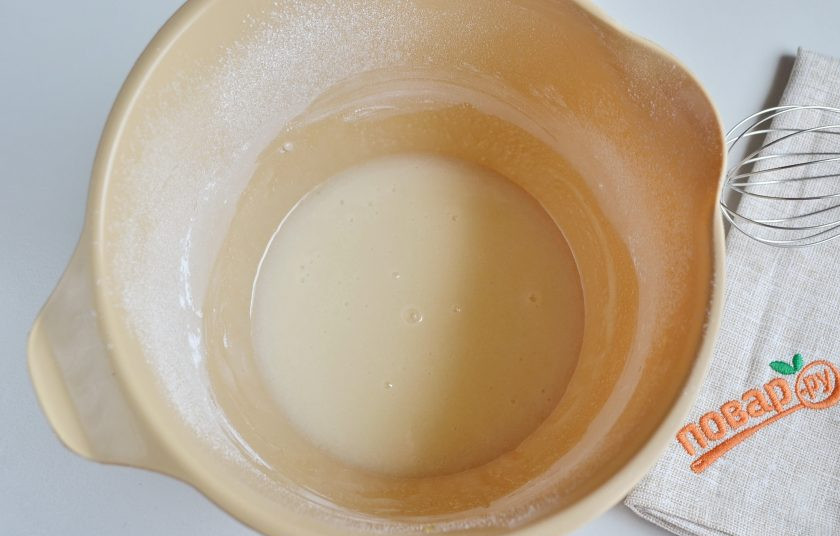 1. Этап. Криптопеченье: 15. Венчиком просто перемешайте, чтобы соединились белок и пудра.