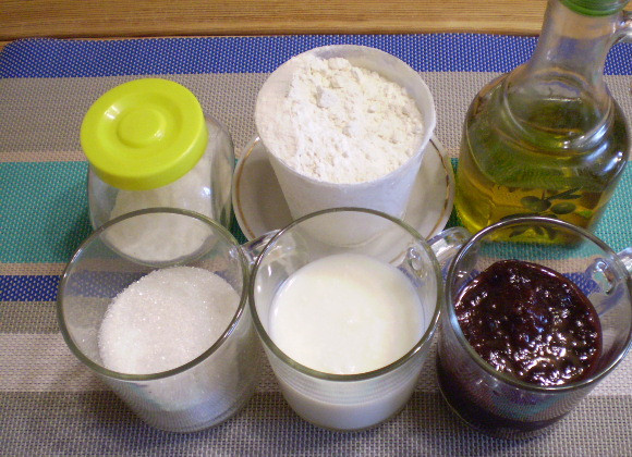 1. Этап. Коврижка с вареньем на кефире: 1. Приготовим продукты для пирога.