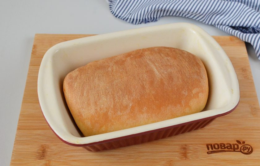 1. Этап. Заварной хлеб: Тесто хорошо подошло, отправьте его выпекаться при температуре 180 градусов 35-40 минут.