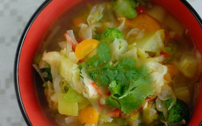 1. Этап. Бонский суп: Бонский суп готов. Украшаем его листиками петрушки и приступаем к дегустации.