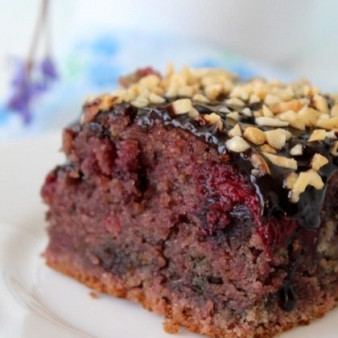 Рассыпчатый постный пирог с ягодами