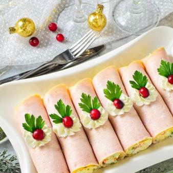 Праздничные рулеты из ветчины