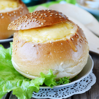 Булочки, фаршированные омлетом, на завтрак