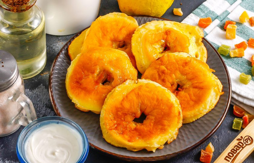 1. Этап. Жареные яблочные кольца: Подайте к столу со сметаной любой жирности, джемом, вареньем и т.д.