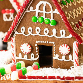 How to Make a Gingerbread House