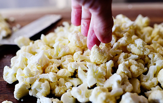 1. Этап. Цветная капуста по-китайски: Капусту разобрать на соцветья.