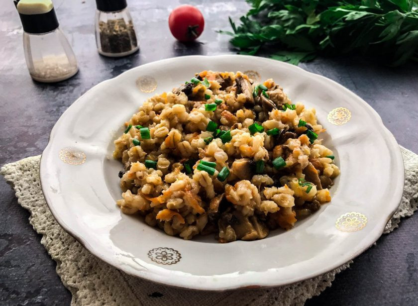 1. Этап. Перловка с курицей и грибами: Перловка с курицей и грибами готова. Приятного аппетита!