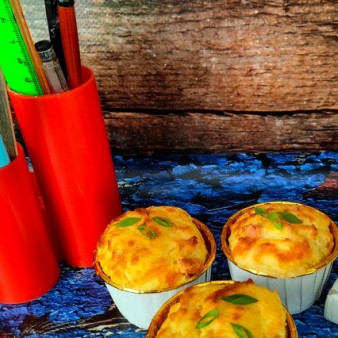 Картофельные кексы с колбасой