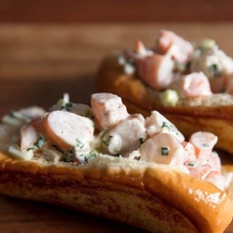 Хот-дог с креветками