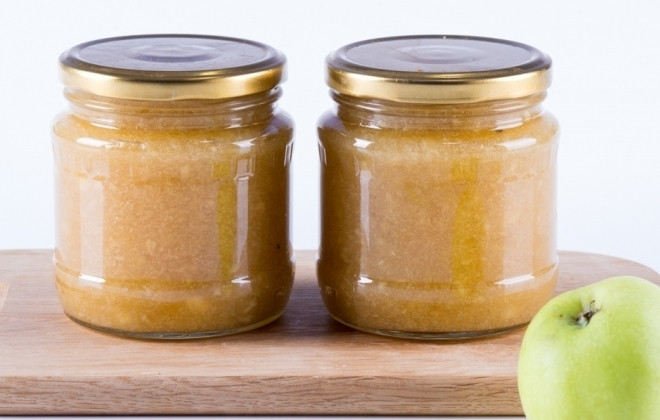 1. Этап. Яблочный конфитюр (простой рецепт): Готовый конфитюр разливаем по банкам и закатываем. Конфитюр из яблок готов, приятного аппетита!