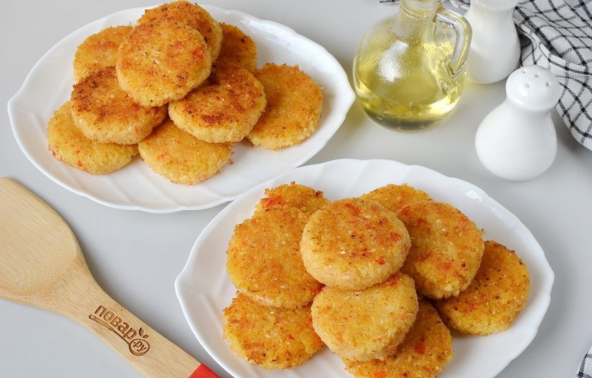 1. Этап. Постные котлеты из пшена: После жарки дайте котлетам полежать на бумажных полотенцах, чтобы убрать лишний жир. У меня получилось 18 котлет.