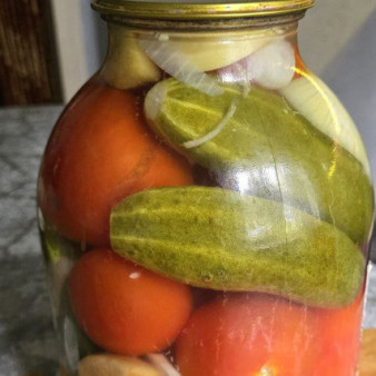 Яблочно-луковые томаты