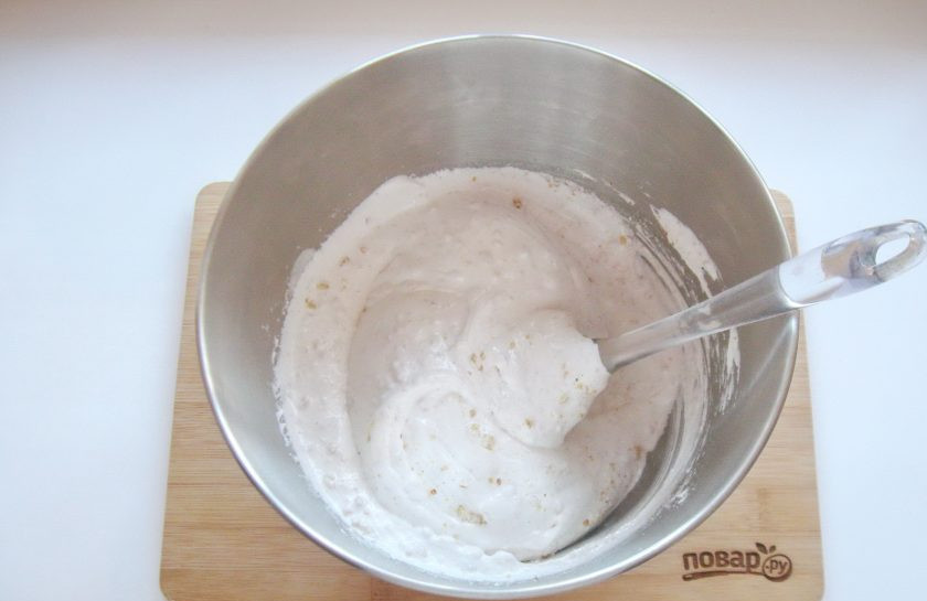 1. Этап. Меренговый торт: Аккуратно перемешайте лопаткой.