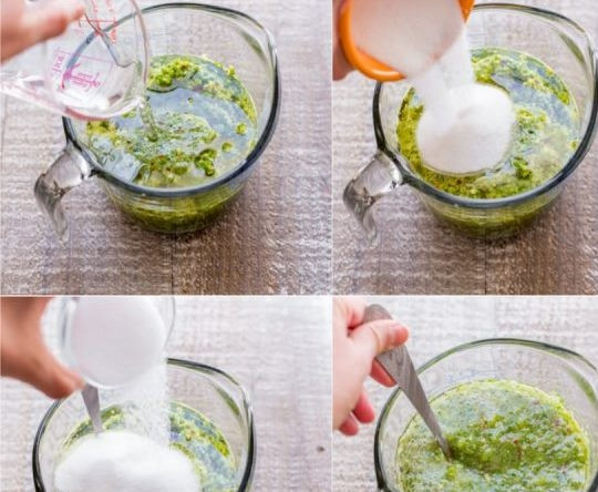 1. Этап. Быстро и просто. Маринованные помидоры: 3. Положите полученное пюре в другую удобную емкость. Влейте туда уксус, масло, добавьте сахар и соль, после чего перемешайте.