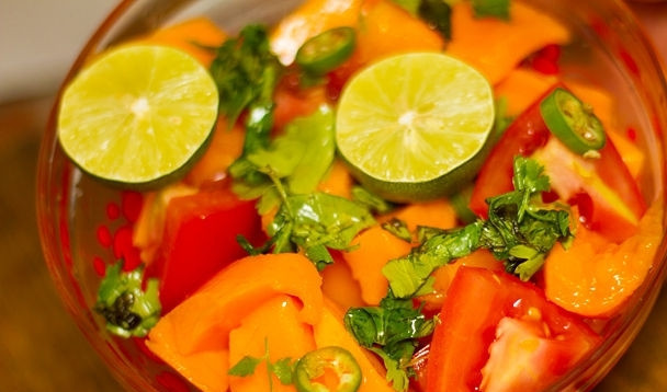 1. Этап. Салат с манго и помидорами: Приятного аппетита!