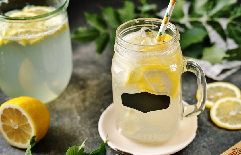 1. Этап. Лимонад из газированной воды и лимона: Очень вкусный и полезный лимонад готов!