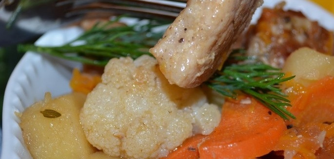 1. Этап. Чахохбили из свинины: Готовое блюдо украсьте зеленью. Приятного аппетита!