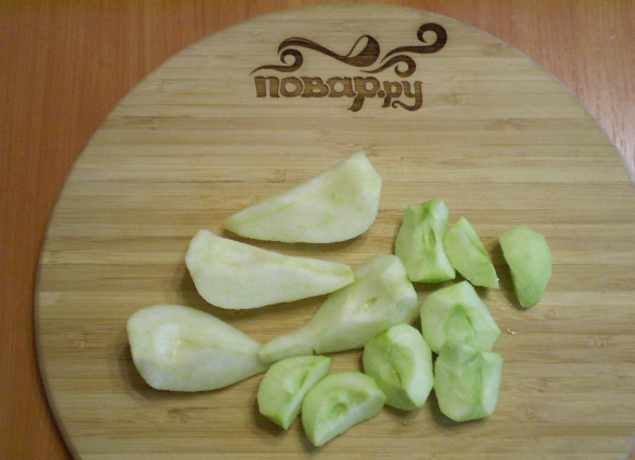 1. Этап. Зеленый коктейль с яблоком: Удалите сердцевинки.