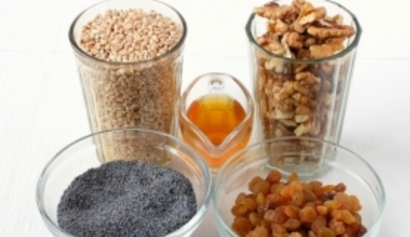 1. Этап. Пшеничная кутья: 1. Для приготовления кутьи вам понадобится пшеница, мак, изюм, грецкие орехи и мед.