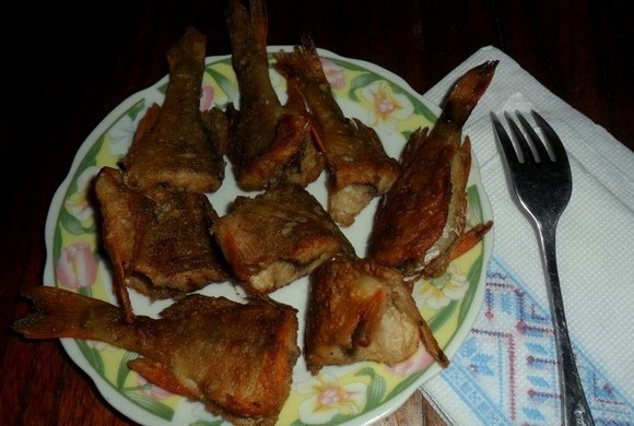 1. Этап. Окунь жареный: Обжарьте окуня с обеих сторон до золотистой корочки. Приятного аппетита!