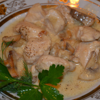 Курица с грибами в мультиварке