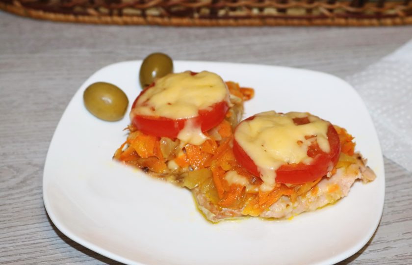 1. Этап. Горбуша с помидорами и сыром в духовке: Горбуша получается сочная и нежная, просто тает во рту!