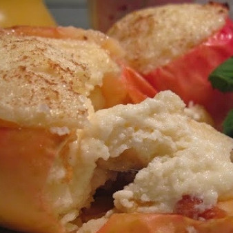 Печеные яблоки с творогом