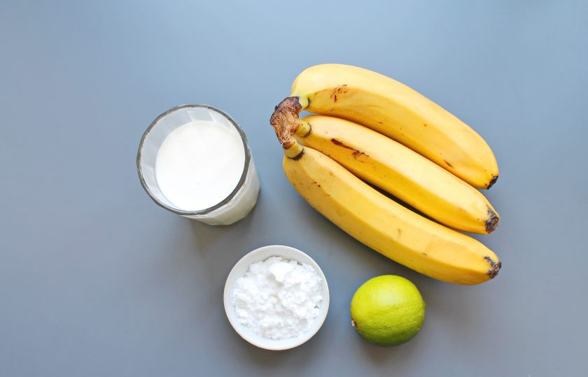 1. Этап. Банановый мусс со сливками: Подготовьте все необходимые ингредиенты для приготовления бананового мусса.