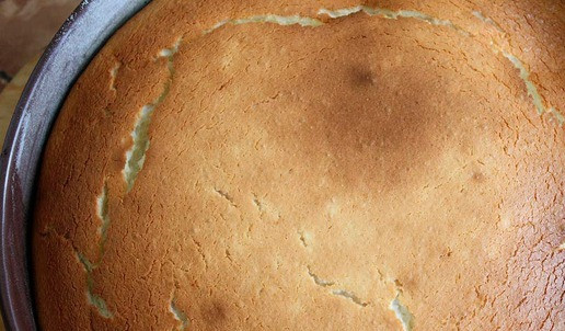 1. Этап. Запеканка творожная Сладкоежка: Как подрумянится, то можно вынимать из духовки.