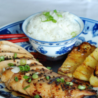 Курица по-филиппински с ананасами