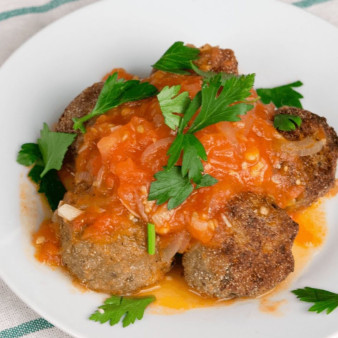 Тефтели в томатном соусе (вегетарианские)