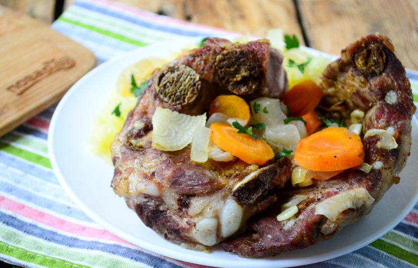 1. Этап. Свинина в специях: Подавать мясо советую с картофельным пюре или кашами. Приятного аппетита!