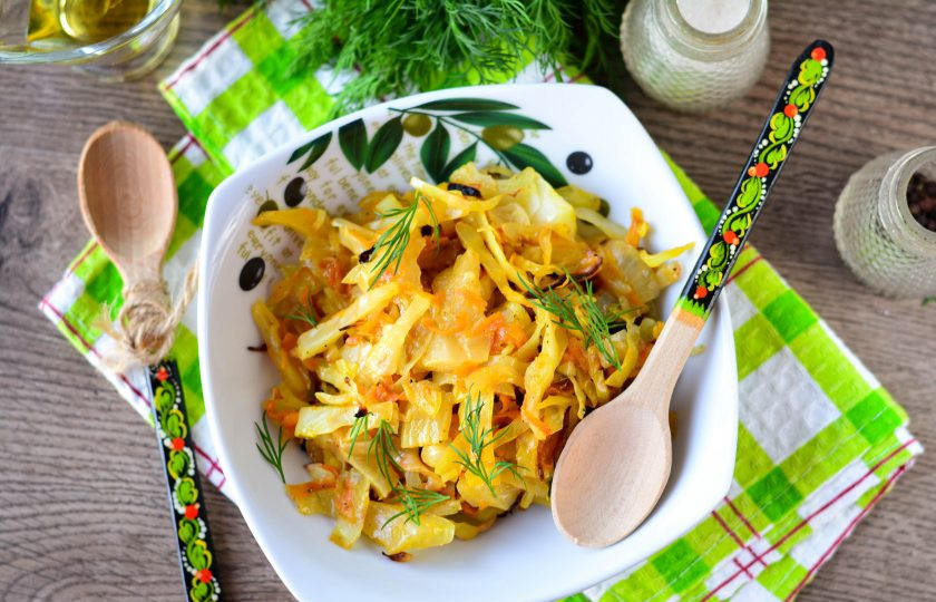 1. Этап. Капуста в пакете в духовке: Готовую капусту выложите из пакета и подавайте в тарелках к столу. Приятного аппетита!