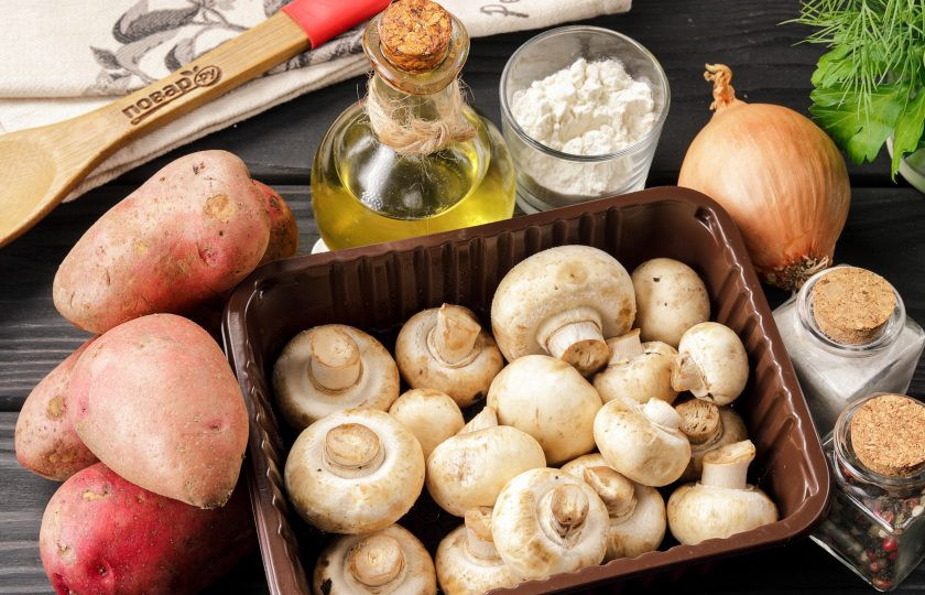 1. Этап. Колдуны с грибами: Подготовьте ингредиенты.