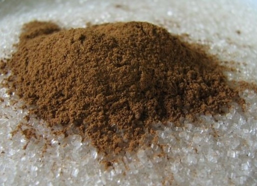 1. Этап. Печенье из яблок: Смешаем сахар с корицей.