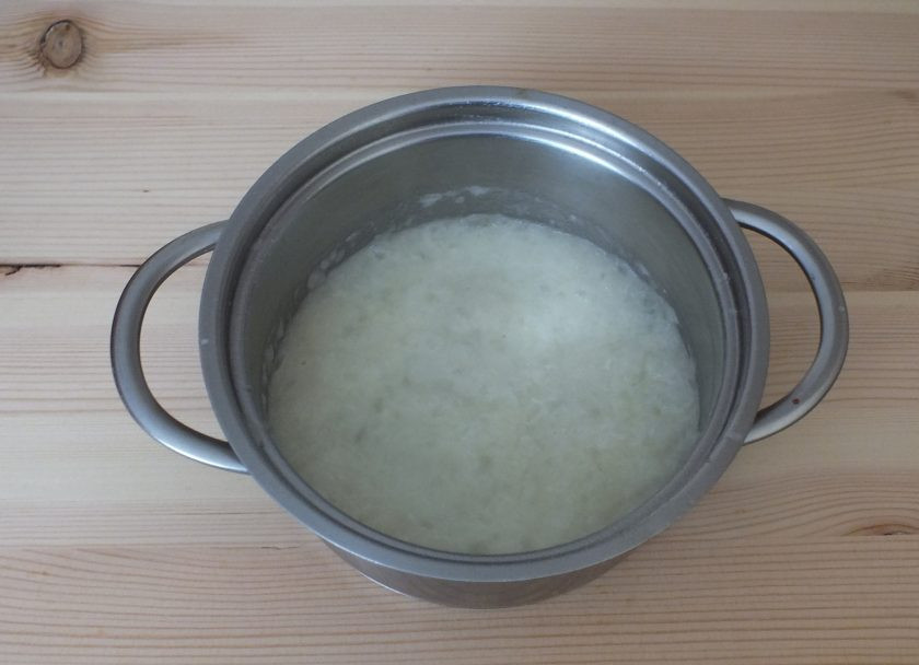 1. Этап. Диетическая подлива: По истечении времени, лук пробейте блендером. Наличие маленьких кусочков допускается.