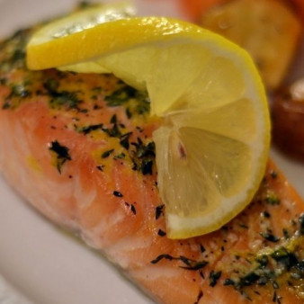 Кета, запеченная в духовке