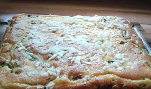 1. Этап. Заливные пироги с рыбой: Выпекаем в духовке 20 минут, температура 200 градусов.