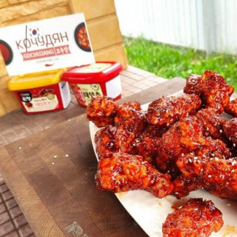 Хрустящие крылышки в остро-сладком соусе