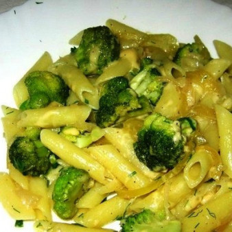 Пенне с болгарским перцем и брокколи