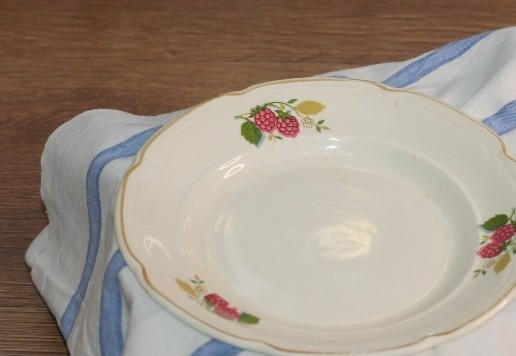 1. Этап. А-ля роллы с рыбой, сыром и авокадо: 3. Выключаем огонь, накрываем кастрюлю полотенцем, а затем крышкой. Оставляем на плите.