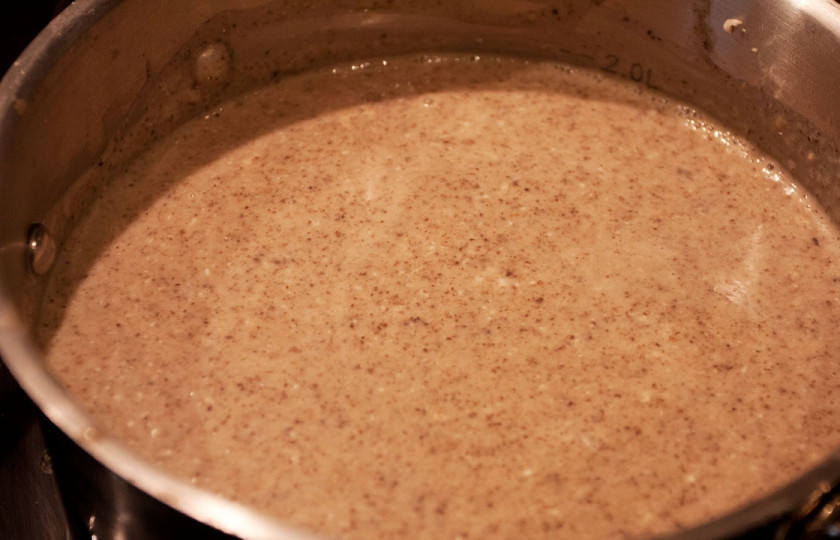 1. Этап. Быстрый суп без мяса: 11. Осталось только посолить и поперчить по вкусу. При желании можно добавить любимые специи или свежую зелень. Вот суп и готов, его можно сразу подавать к столу.